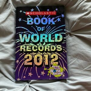 Scholastic Holographic World Records Book 2012